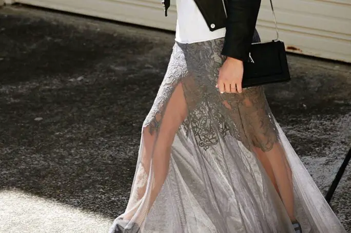 Transparentna suknja kao savršen odevni komad