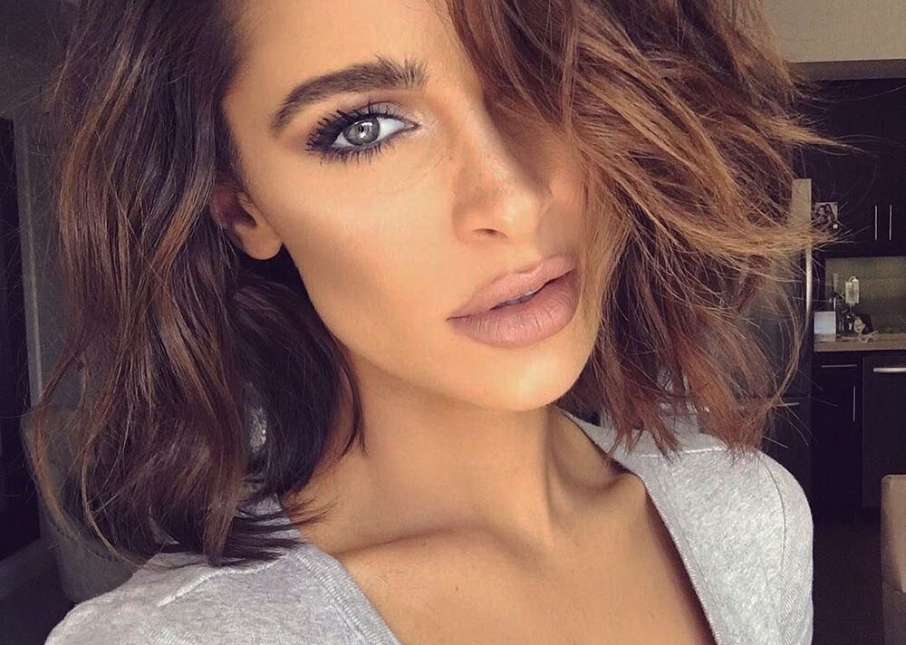 Ovakav razdeljak pristaje svakom obliku lica