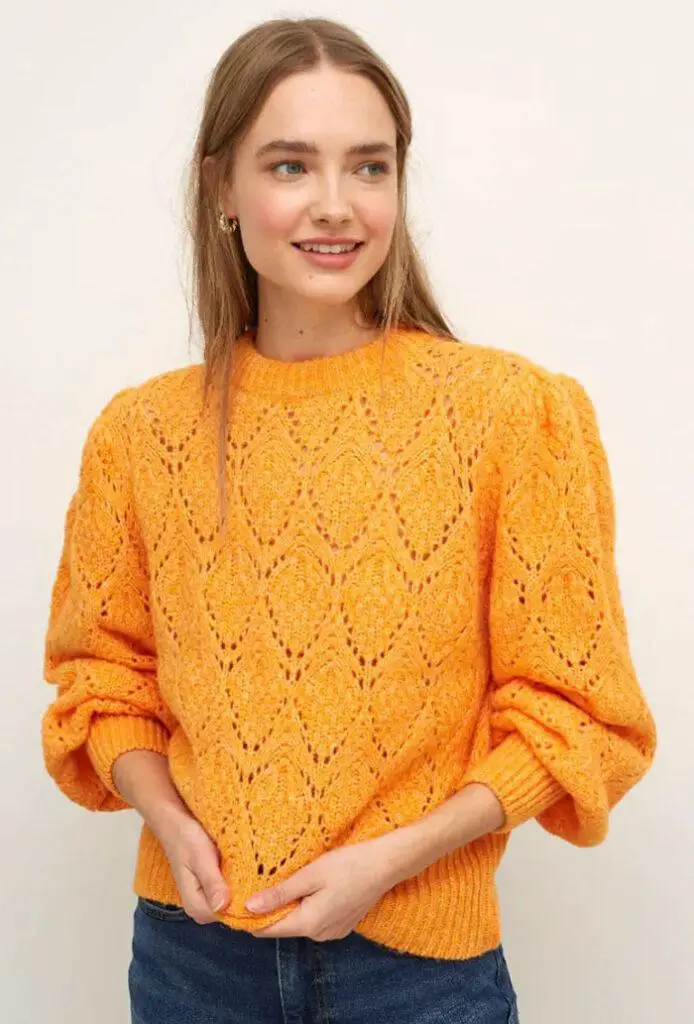 Džemperi jarkih boja su u trendu