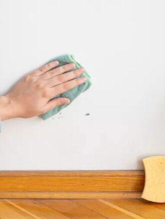 saznajte nekoliko jednostavni metoda za uklanjanje mrlja, fleka i još mnogo toga sa belih zidova