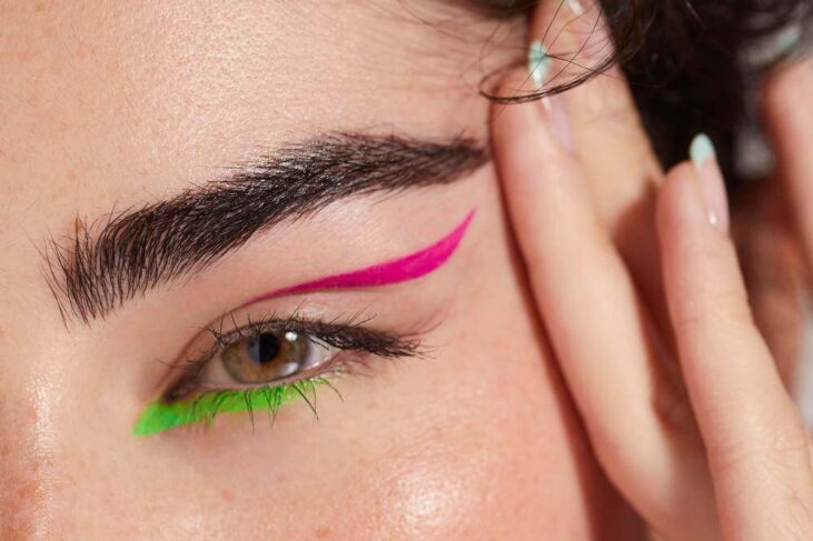 Ajlajner sa senkom u boji