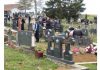 Pokojnika u Rogoznici spustili na zemlju, kada su svi očekivali popov glas, začulo se nešto jezivo: Svi su gutali suze i knedle u grlu Pokojnika u Rogoznici spustili na zemlju, kada su svi očekivali popov glas, začulo se nešto jezivo: Svi su gutali suze i knedle u grlu - featured image