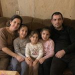 Moj muž je nakon tri kćeri zahtijevao četvrto dijete — samo zato da napokon dobije sina… ali nakon mog odgovora izbacio me iz kuće, a ja sam sve okrenula u svoju korist Moj muž je nakon tri kćeri zahtijevao četvrto dijete — samo zato da napokon dobije sina… ali nakon mog odgovora izbacio me iz kuće, a ja sam sve okrenula u svoju korist - featured image