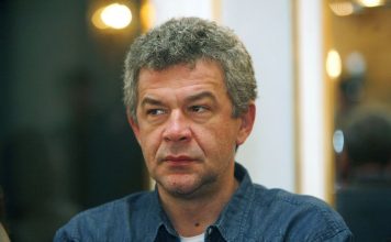 Evo kako su Vera Matović i Šeki Turković “pomogli” Glogovcu da postane čuveni glumac: Skoro niko ovo ne zna o Nebojši Evo kako su Vera Matović i Šeki Turković “pomogli” Glogovcu da postane čuveni glumac: Skoro niko ovo ne zna o Nebojši - featured image