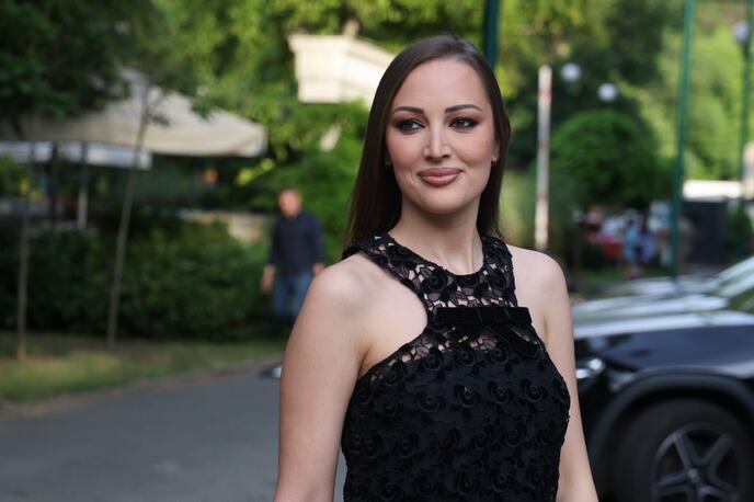 “RAZIŠLI SMO SE, SVAKO JE KRENUO SVOJIM PUTEM” Aleksandra Prijović proživela veliku izdaju: Varao sam je, neka ona prizna svoj greh… - featured image