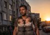 Bio je samo umoran otac koji se vraćao kući s kutijom alata u jednoj ruci i dvoje beba na prsima. Ljudi su ga gledali sa sažaljenjem. Nitko nije slutio što će ta djeca postati godinama kasnije. Bio je samo umoran otac koji se vraćao kući s kutijom alata u jednoj ruci i dvoje beba na prsima. Ljudi su ga gledali sa sažaljenjem. Nitko nije slutio što će ta djeca postati godinama kasnije. - featured image