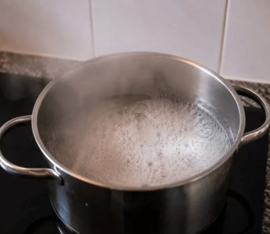 Prokuvajte dve kašike omekšivača u šerpi: Neočekivani trik osvaja domaćice širom regiona Prokuvajte dve kašike omekšivača u šerpi: Neočekivani trik osvaja domaćice širom regiona - content image