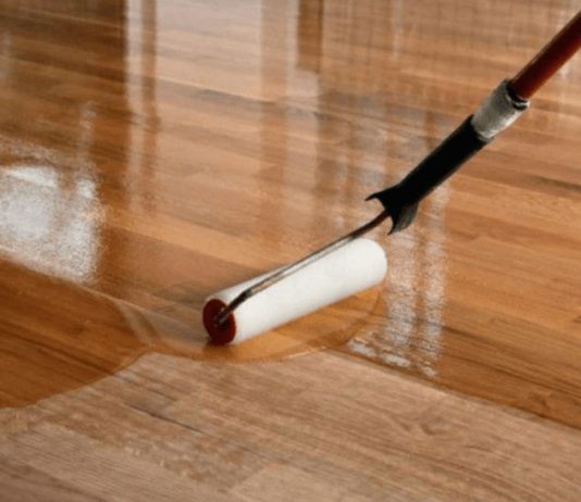 ŽENA KOJA PRODAJE STANOVE OTKRILA TRIK DA PARKET PONOVO BLISTA:Treba vam samo 1 jeftin sastojak ŽENA KOJA PRODAJE STANOVE OTKRILA TRIK DA PARKET PONOVO BLISTA:Treba vam samo 1 jeftin sastojak - featured image
