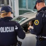 Ove predmete nikad ne smijete imati u automobilu: Prijeti vam visoka kazna ako vas policija uhvati Ove predmete nikad ne smijete imati u automobilu: Prijeti vam visoka kazna ako vas policija uhvati - featured image