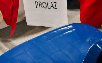 Netko je u jednoj čekaonici fotkao urnebesan detalj, odmah ćete vidjeti zašto je fotka hit Netko je u jednoj čekaonici fotkao urnebesan detalj, odmah ćete vidjeti zašto je fotka hit - featured image