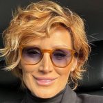 Bila je jedna od najfatalnijih pevačica 90-ih, opasni momci maštali o njoj: U jeku slave upisala fakultet i sad u 53. ima život koji bi svaka žena poželela Bila je jedna od najfatalnijih pevačica 90-ih, opasni momci maštali o njoj: U jeku slave upisala fakultet i sad u 53. ima život koji bi svaka žena poželela - featured image