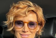 Bila je jedna od najfatalnijih pevačica 90-ih, opasni momci maštali o njoj: U jeku slave upisala fakultet i sad u 53. ima život koji bi svaka žena poželela Bila je jedna od najfatalnijih pevačica 90-ih, opasni momci maštali o njoj: U jeku slave upisala fakultet i sad u 53. ima život koji bi svaka žena poželela - featured image