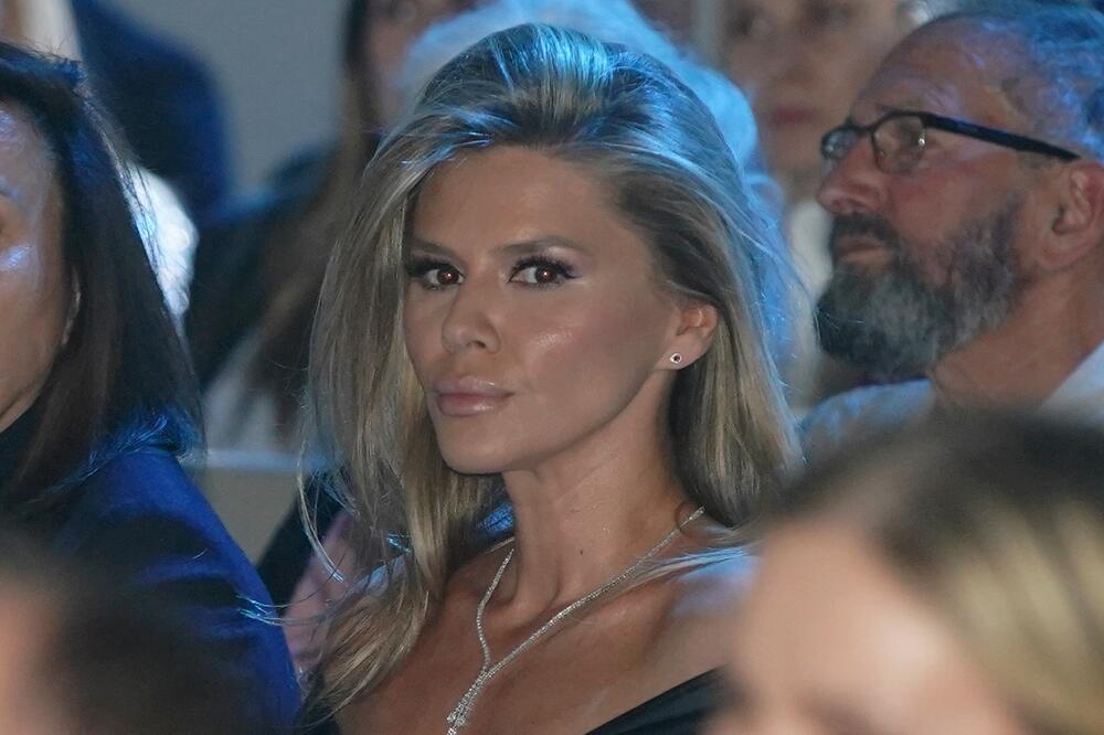 PUKLA BRUKA! Melina od ROĐENOG SINA doživela NEOPROSTIVU IZDAJU, šok detalji ISPLIVALI JAVNO – Ono što je uradio zgrozilo cijeli BALKAN! - featured image