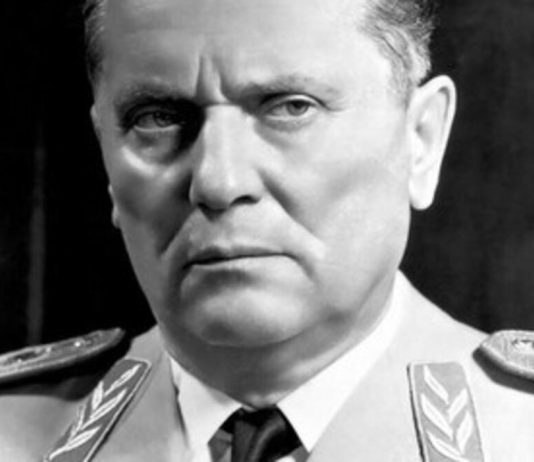 Ovo je najtužnija pesma iz bivše Juge! Josip Broz Tito ju je zabranio, a mnogi su se zbog nje…. Ovo je najtužnija pesma iz bivše Juge! Josip Broz Tito ju je zabranio, a mnogi su se zbog nje…. - featured image