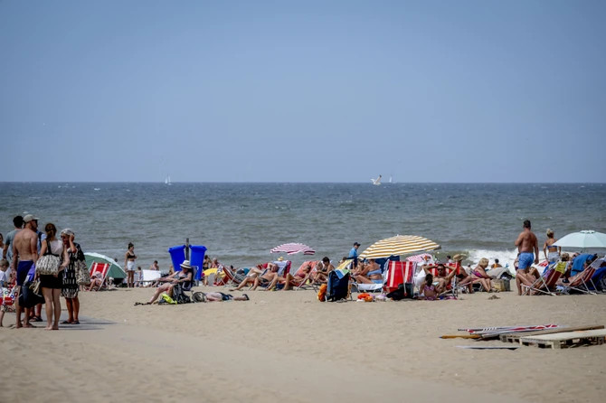 Srbi se zacenjuju od smeha zbog onoga što je ova žena OBULA NA PLAŽI: Kada je izašla iz plićaka, usledio je apsolutni ŠOK SEZONE – “Gospođa se ne postaje, gospođa se rađa” - featured image
