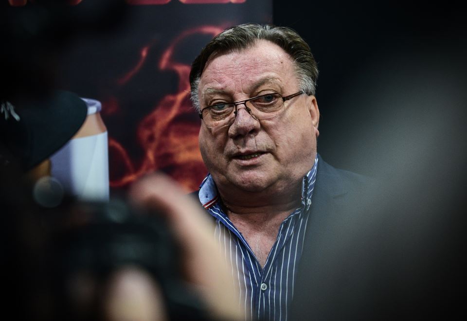 Ovo su 3 osobe sa kojima Halid Bešlić nije pričao: Prevarili ga na gnusan način, on im sve halalio i jednom rečenicom postideo - featured image
