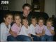 Moja žena ostavila me s naših šest kćeri zbog svog bogatog šefa — 17 godina kasnije ušla je na vjenčanje naše najstarije kćeri, ali ono što je naša kći zatim učinila ostavilo je sve bez riječi Moja žena ostavila me s naših šest kćeri zbog svog bogatog šefa — 17 godina kasnije ušla je na vjenčanje naše najstarije kćeri, ali ono što je naša kći zatim učinila ostavilo je sve bez riječi - featured image
