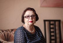Mara je bolesnom mužu menjala pelene i kupala ga: “Jedno jutro me je poslao po čokoladu, a on je dušu ispustio – do danas nikome nisam rekla šta je uradio” Mara je bolesnom mužu menjala pelene i kupala ga: “Jedno jutro me je poslao po čokoladu, a on je dušu ispustio – do danas nikome nisam rekla šta je uradio” - featured image