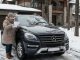 Žena koja je kasnila na kliniku zbog abortusa, otkrila je da je zaboravila dokumente u svom automobilu. Kada se vratila, primijetila je beskućnog dječaka koji je ostavio poruku pod brisačem. Kad je otvorila poruku, zaledila se od onoga što je pročitala… 😲😲😲 Žena koja je kasnila na kliniku zbog abortusa, otkrila je da je zaboravila dokumente u svom automobilu. Kada se vratila, primijetila je beskućnog dječaka koji je ostavio poruku pod brisačem. Kad je otvorila poruku, zaledila se od onoga što je pročitala… 😲😲😲 - featured image