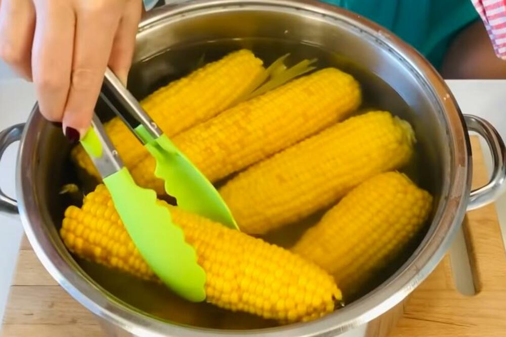 Evo ko ne sme da pomisli da jede kukuruz! Ljudi to ne znaju, a onda misle da im se ovo desi odjednom - featured image