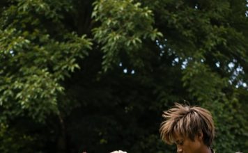 Otac je bez pristanka svoje kćeri udala za siromašnog mladog čovjeka jer je rođena slijepa — ali ono što se zatim dogodilo bacilo je cijelu porodicu u potpunu grozu 😲😨 Otac je bez pristanka svoje kćeri udala za siromašnog mladog čovjeka jer je rođena slijepa — ali ono što se zatim dogodilo bacilo je cijelu porodicu u potpunu grozu 😲😨 - featured image