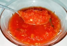 Domaći mleveni paradajz za zimu koji može da traje i do 2 godine: Ne kuva se, a po ovom receptu ukus ostaje kao da je tek ubran Domaći mleveni paradajz za zimu koji može da traje i do 2 godine: Ne kuva se, a po ovom receptu ukus ostaje kao da je tek ubran - featured image