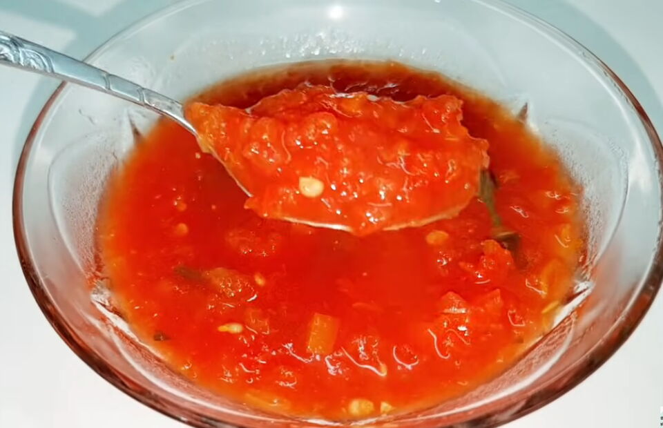 Domaći mleveni paradajz za zimu koji može da traje i do 2 godine: Ne kuva se, a po ovom receptu ukus ostaje kao da je tek ubran - featured image Domaći mleveni paradajz za zimu koji može da traje i do 2 godine: Ne kuva se, a po ovom receptu ukus ostaje kao da je tek ubran - featured image