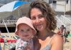Moja svekrva ismijavala me jer sam „previše jela za odlazak na plažu“, a cijela se obitelj smijala zajedno s njom — ali prije zalaska sunca pokazivala je prstom prema meni i vrištala: „Kako si mi mogla ovo učiniti?!“ 😨💔 Moja svekrva ismijavala me jer sam „previše jela za odlazak na plažu“, a cijela se obitelj smijala zajedno s njom — ali prije zalaska sunca pokazivala je prstom prema meni i vrištala: „Kako si mi mogla ovo učiniti?!“ 😨💔 - featured image