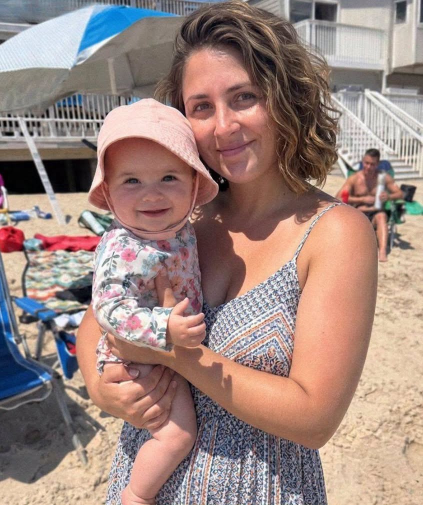 Moja svekrva ismijavala me jer sam „previše jela za odlazak na plažu“, a cijela se obitelj smijala zajedno s njom — ali prije zalaska sunca pokazivala je prstom prema meni i vrištala: „Kako si mi mogla ovo učiniti?!“ 😨💔 - featured image Moja svekrva ismijavala me jer sam „previše jela za odlazak na plažu“, a cijela se obitelj smijala zajedno s njom — ali prije zalaska sunca pokazivala je prstom prema meni i vrištala: „Kako si mi mogla ovo učiniti?!“ 😨💔 - featured image