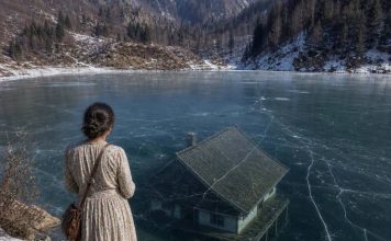 Otac joj je u nasljedstvo ostavio samo zaleđeno jezero u zaboravljenom rumunjskom selu, sve dok se ispod leda nije pojavila koliba o kojoj nitko nije želio priznati da išta zna… Otac joj je u nasljedstvo ostavio samo zaleđeno jezero u zaboravljenom rumunjskom selu, sve dok se ispod leda nije pojavila koliba o kojoj nitko nije želio priznati da išta zna… - featured image