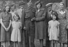 Slika sa srpske svadbe stara 100 godina otkriva istinu od koje nas hvata mučnina: Vidite li vi jeziv detalj? (FOTO) Slika sa srpske svadbe stara 100 godina otkriva istinu od koje nas hvata mučnina: Vidite li vi jeziv detalj? (FOTO) - featured image