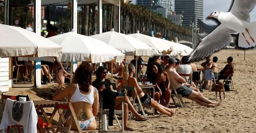 VLADAN JE NA PLAŽI U SUTOMORU UHVATIO ŽENU U PREVARI: “Zatekao sam ih kako se..” LJUDI SVE GLEDALI, pa mu je… - featured image
