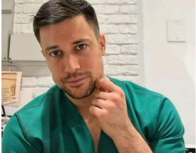 Vasilije Vujović, doktor koji je privukao pažnju javnosti, danas gradi karijeru između estetske hirurgije i porodičnog života - featured image