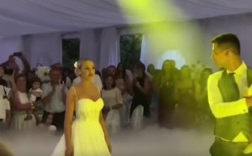 POČEO PRVI PLES, A MUZIKA STALA, MLADOŽENJA OSTAVIO MLADU: Gosti u neverici skočili sa stolica, ovo niko nije očekivao! (VIDEO) POČEO PRVI PLES, A MUZIKA STALA, MLADOŽENJA OSTAVIO MLADU: Gosti u neverici skočili sa stolica, ovo niko nije očekivao! (VIDEO) - featured image