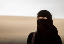 11 PRAVILA KOJE ŽENE U SAUDIJSKOJ ARABIJI MORAJU DA POŠTUJU-DEVETO JE ZGROZILO SVET!!!! 11 PRAVILA KOJE ŽENE U SAUDIJSKOJ ARABIJI MORAJU DA POŠTUJU-DEVETO JE ZGROZILO SVET!!!! - featured image