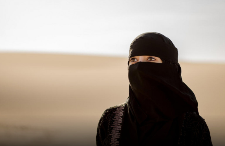 11 PRAVILA KOJE ŽENE U SAUDIJSKOJ ARABIJI MORAJU DA POŠTUJU-DEVETO JE ZGROZILO SVET!!!! - featured image 11 PRAVILA KOJE ŽENE U SAUDIJSKOJ ARABIJI MORAJU DA POŠTUJU-DEVETO JE ZGROZILO SVET!!!! - featured image