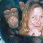 Sandra se godinama kupala i spavala sa šimpanzom ne sluteći šta će joj se desiti: Od užasa koji je doživela ni danas se nije oporavila Sandra se godinama kupala i spavala sa šimpanzom ne sluteći šta će joj se desiti: Od užasa koji je doživela ni danas se nije oporavila - featured image
