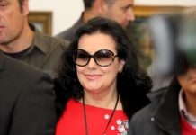 Oženio je najlepšu glumicu Jugoslavije, a onda mu je pamet pomutila Sekulina žena: Skrasio se kraj 32 godine mlađe i u 76-oj dobio decu Oženio je najlepšu glumicu Jugoslavije, a onda mu je pamet pomutila Sekulina žena: Skrasio se kraj 32 godine mlađe i u 76-oj dobio decu - featured image