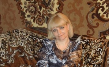 🔞😱💔 S 47 godina upoznala sam muškarca na Facebooku koji je od mene tražio da mu svake večeri šaljem istu fotografiju. Tri mjeseca kasnije nazvala me nepoznata žena i počela vrištati: „ZAR VAS NIJE SRAM?! VAŠA FOTOGRAFIJA NALAZI SE NA RAZNIM STRANICAMA !” Ali kad sam otvorila poveznicu koju mi je poslala i pročitala što je tamo pisalo… Poželjela sam da to nikada nisam vidjela… 🥺👇💔 🔞😱💔 S 47 godina upoznala sam muškarca na Facebooku koji je od mene tražio da mu svake večeri šaljem istu fotografiju. Tri mjeseca kasnije nazvala me nepoznata žena i počela vrištati: „ZAR VAS NIJE SRAM?! VAŠA FOTOGRAFIJA NALAZI SE NA RAZNIM STRANICAMA !” Ali kad sam otvorila poveznicu koju mi je poslala i pročitala što je tamo pisalo… Poželjela sam da to nikada nisam vidjela… 🥺👇💔 - featured image