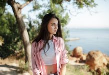 „Jedva čekam subotu, ona ne smije saznati“: tajna poruka iz muževljevog telefona dovela je na moj rođendan najveće iznenađenje mog života „Jedva čekam subotu, ona ne smije saznati“: tajna poruka iz muževljevog telefona dovela je na moj rođendan najveće iznenađenje mog života - featured image