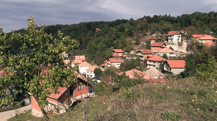 Novinar iz Beograda otišao da uradi reportažu u bošnjačkom selu. Evo šta mu je tamo jedan mještanin kazao, kad je rekao da je iz Beograda - featured image Novinar iz Beograda otišao da uradi reportažu u bošnjačkom selu. Evo šta mu je tamo jedan mještanin kazao, kad je rekao da je iz Beograda - featured image