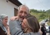 Prodao posljednju zemlju da školuje kćerku, a jedanaest godina kasnije cijelo selo svjedočilo njegovoj najvećoj nagradi Prodao posljednju zemlju da školuje kćerku, a jedanaest godina kasnije cijelo selo svjedočilo njegovoj najvećoj nagradi - featured image